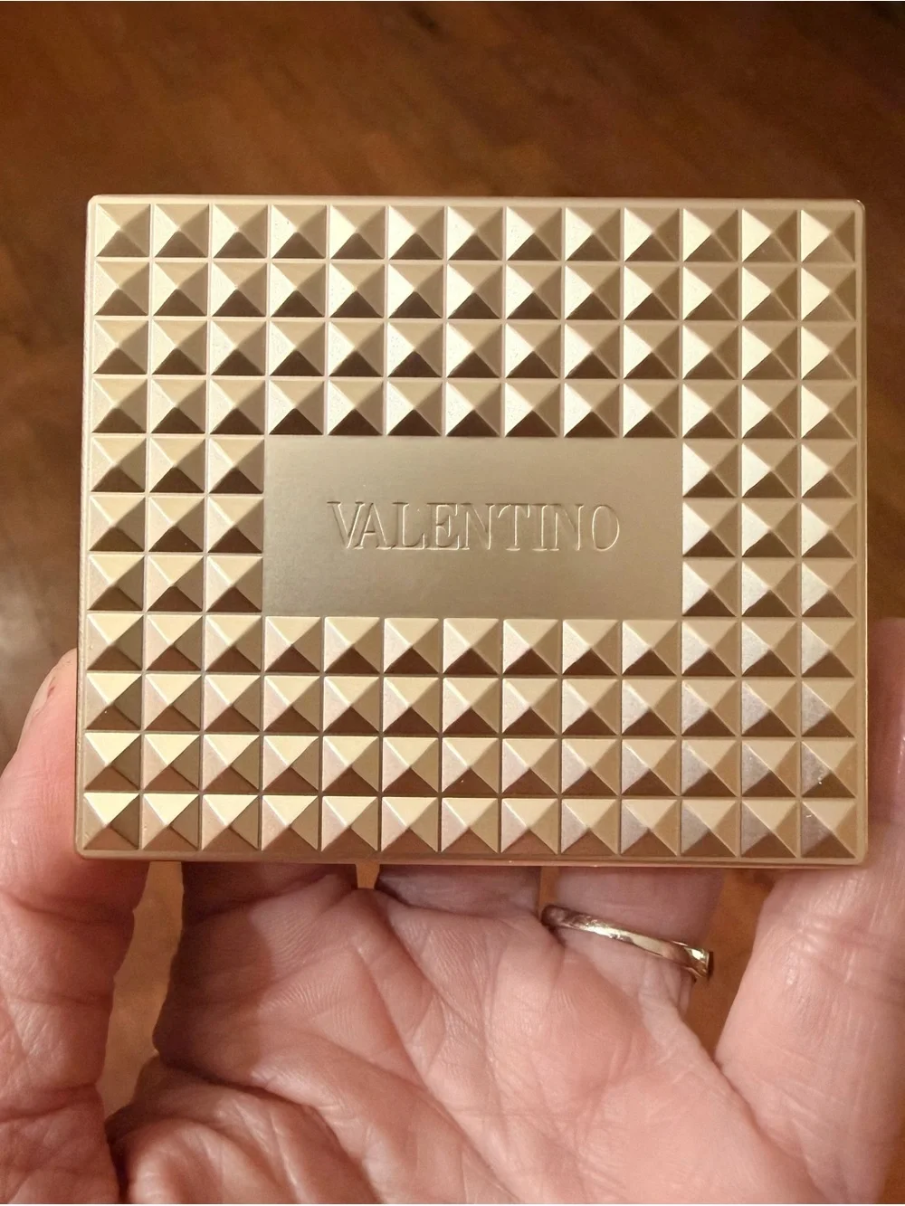 Valentino Color Crush Eye-to-Cheek Blush — 123R Spike A Pose